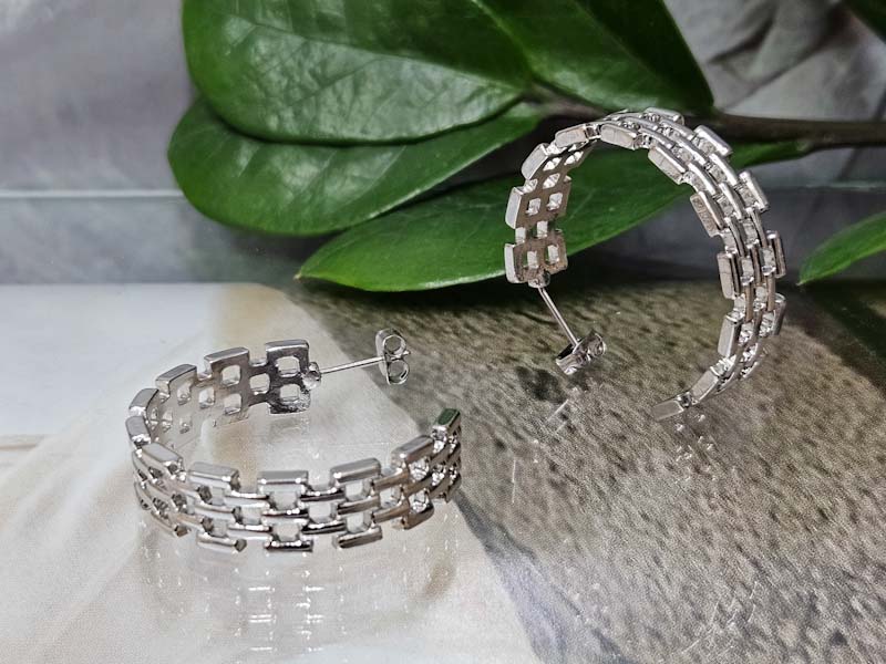 Серьги 1161007400046: цена 480 рублей.