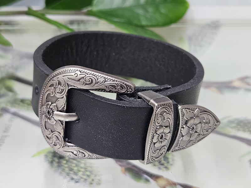 Браслет 1832006500098: цена 1065 рублей.