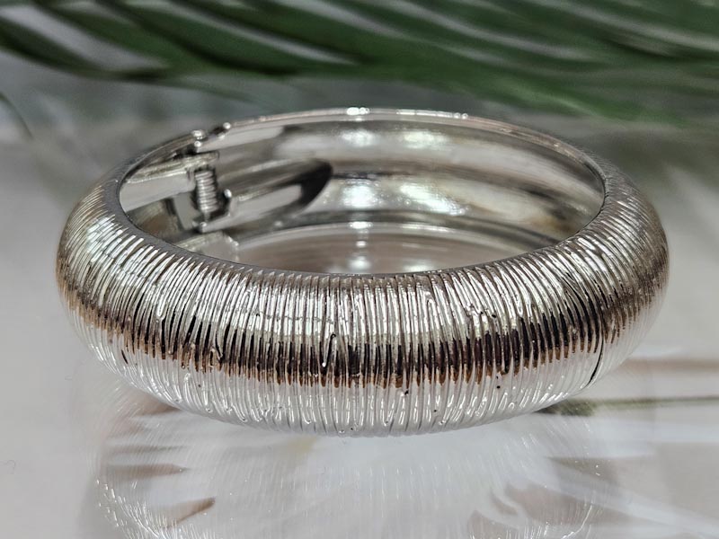 Браслет 1990006500040: цена 985 рублей.