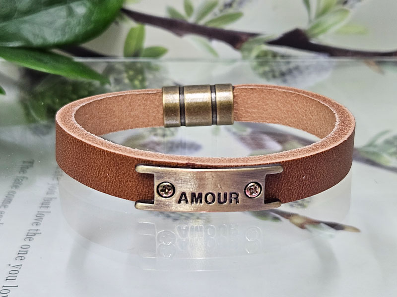 Браслет 2228006500067: цена 540 рублей.