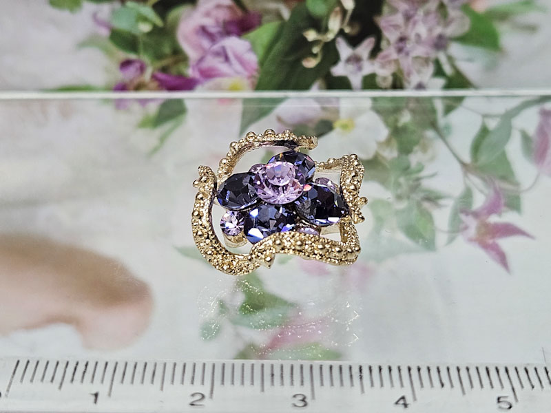 Брошь 1720006500111: цена 200 рублей.