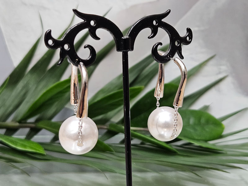 Серьги 1036006500021: цена 575 рублей.