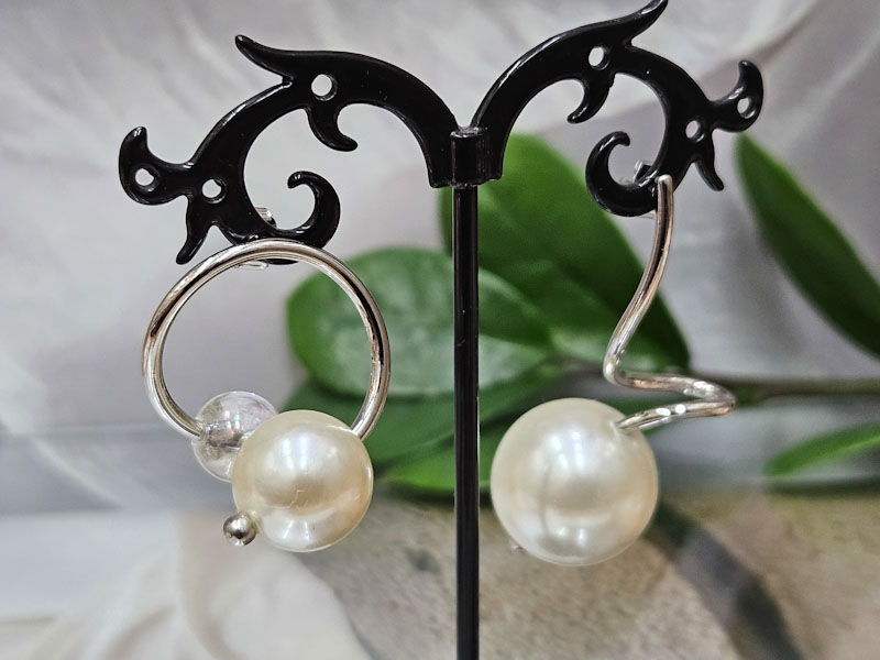 Серьги 1588006500063 Серьги 1588006500063: цена 495 рублей.