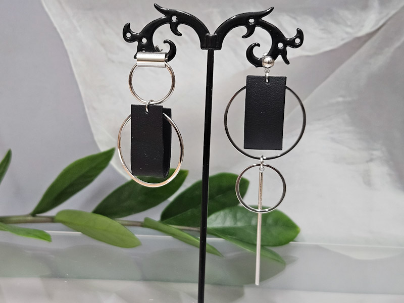 Серьги 1588006500025 Серьги 1588006500025: цена 540 рублей.