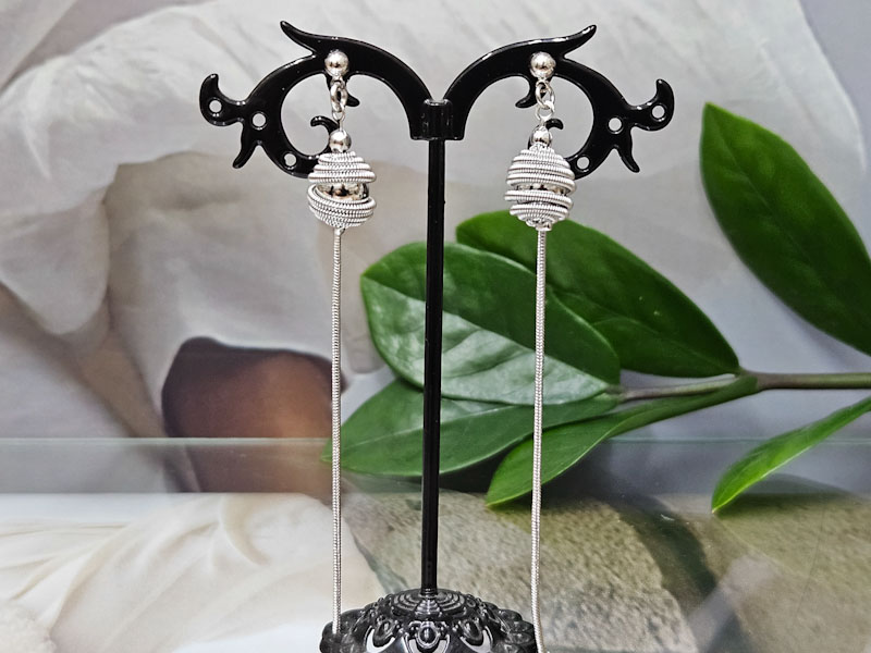 Серьги 1096006500223 Серьги 1096006500223: цена 495 рублей.