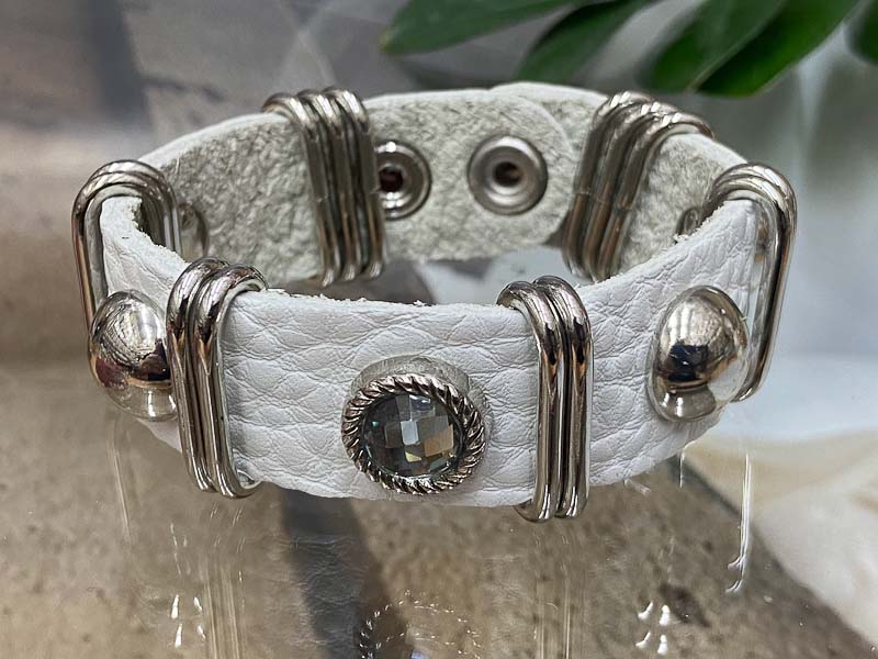 Браслет 1120006500027: цена 740 рублей.