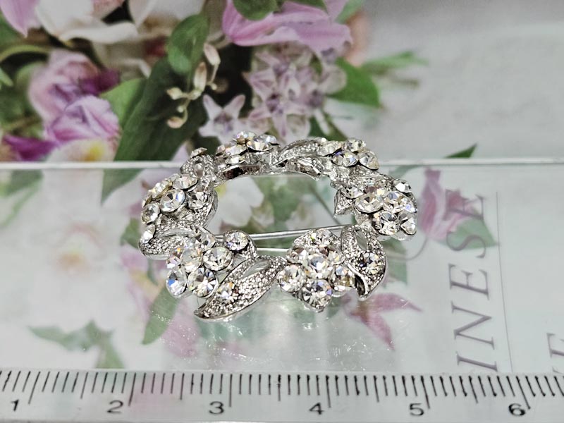 Брошь 2235006500010: цена 495 рублей.