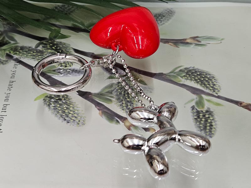 Брелок 2252002600094: цена 495 рублей.