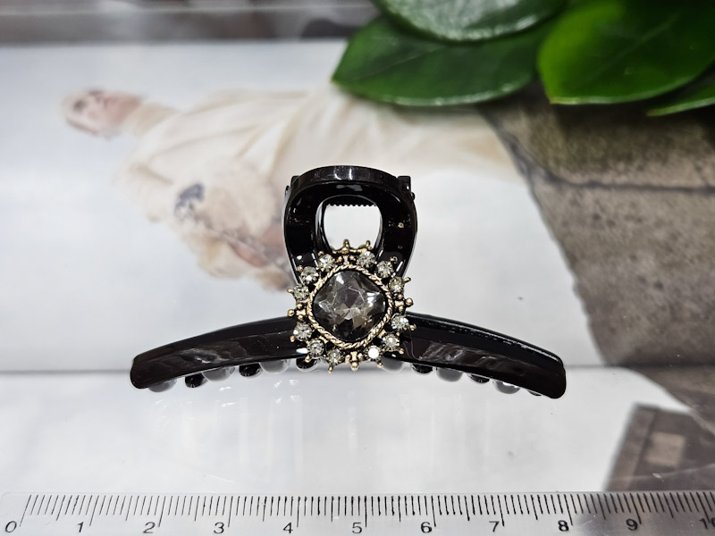 Заколка 1915001602131: цена 250 рублей.