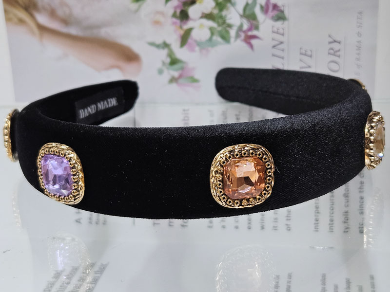 Ободок 1860001600130: цена 1150 рублей.