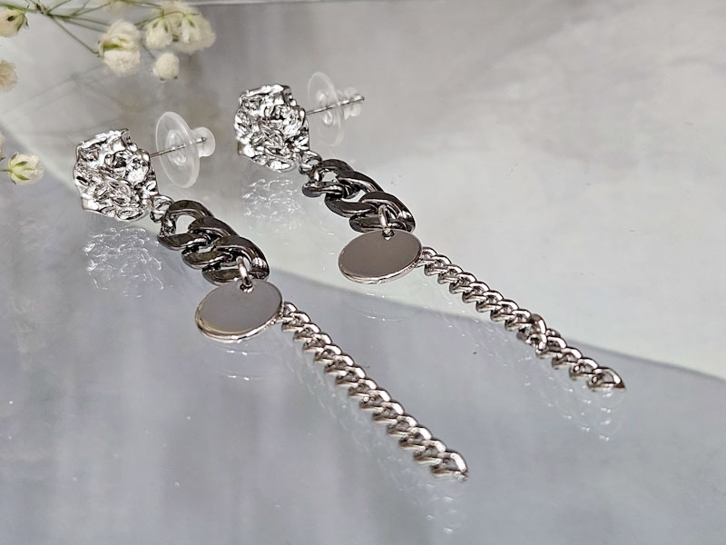 Серьги 2246026600215: цена 605 рублей.