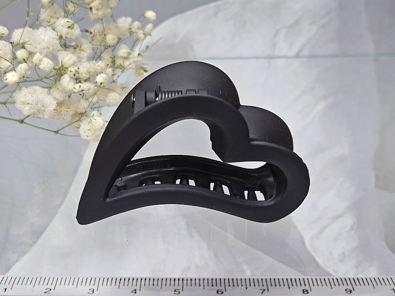 Заколка 1833001600332: цена 80 рублей.