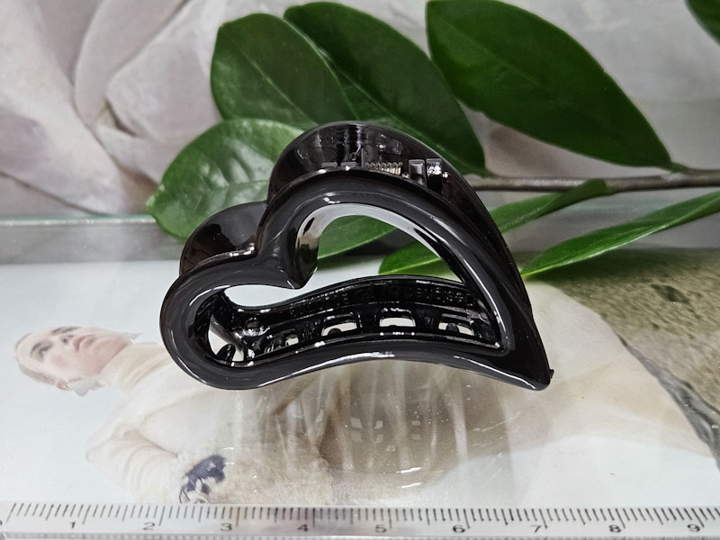 Заколка 1833001600011: цена 70 рублей.