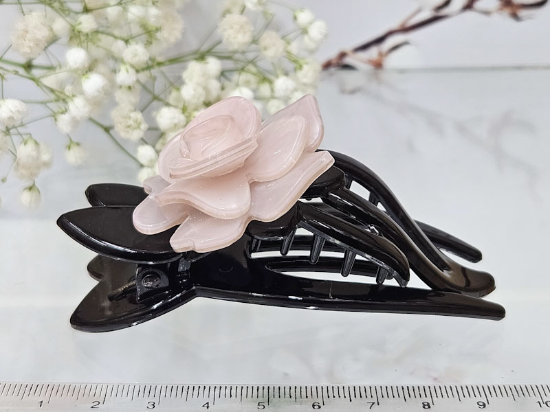 Заколка 1039001600581: цена 330 рублей.