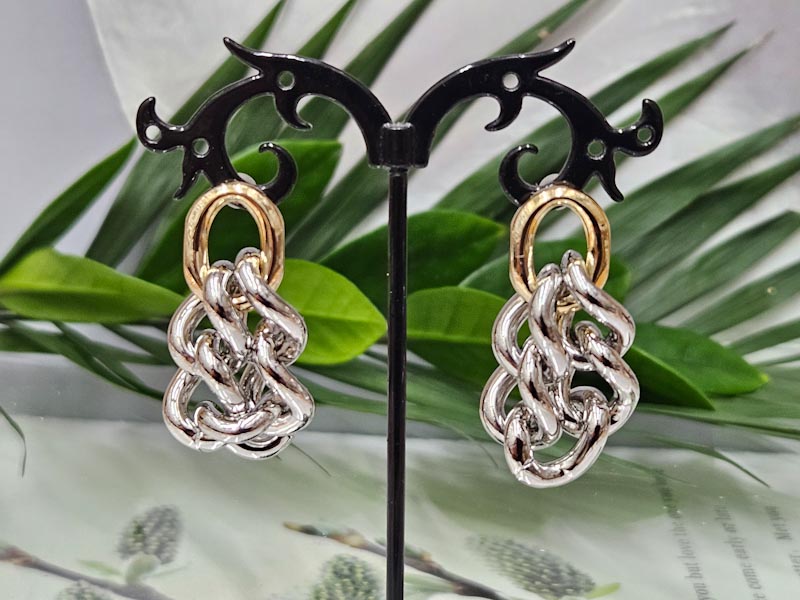 Серьги 2162002600065: цена 690 рублей.