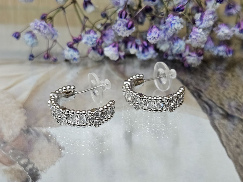 Серьги 2247026600120: цена 580 рублей.