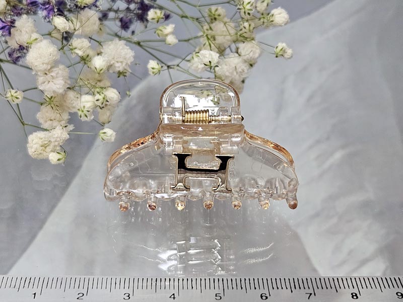 Заколка 1743001600402: цена 100 рублей.