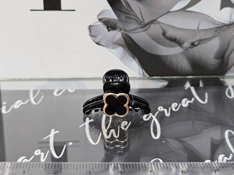 Заколка 1031001600547: цена 100 рублей.