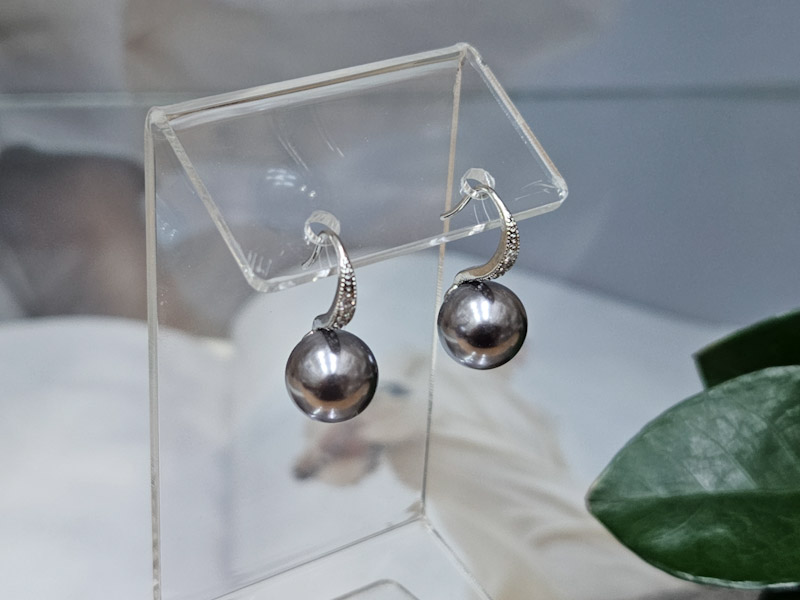 Серьги 1100006300117: цена 325 рублей.