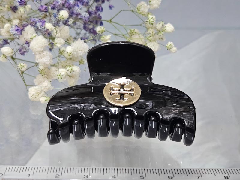 Заколка 1743001600433: цена 115 рублей.