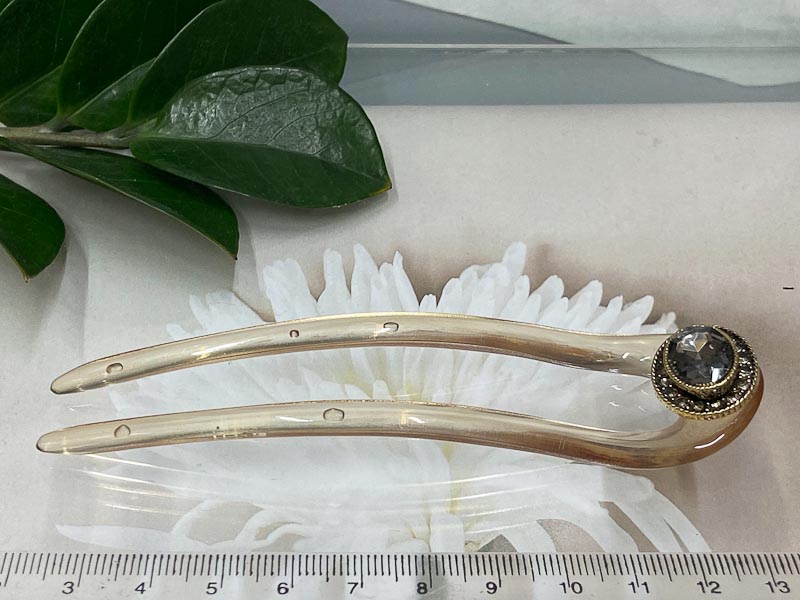 Заколка 1039001600048: цена 200 рублей.