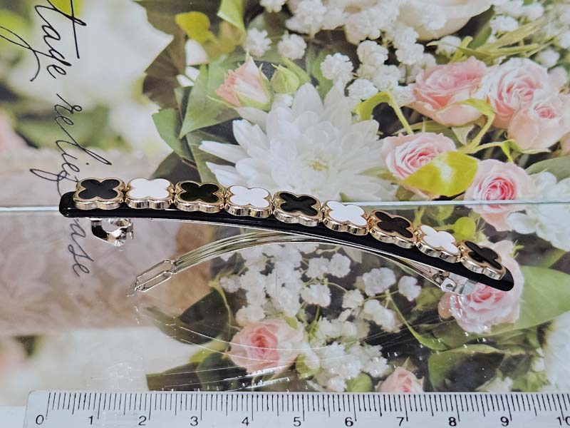 Заколка 1023001600283: цена 230 рублей.