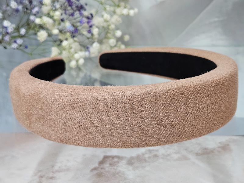 Ободок 2036001600077: цена 250 рублей.