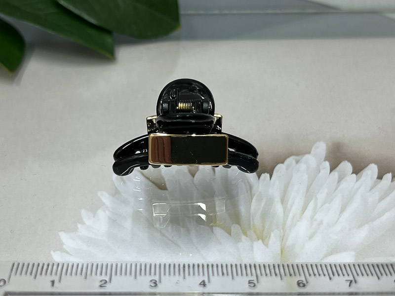 Заколка 1743001600235: цена 100 рублей.