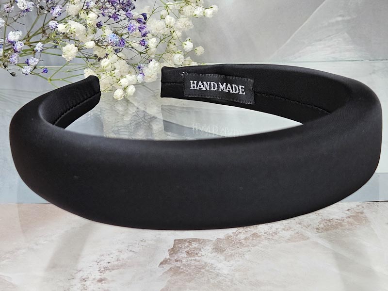 Ободок 2036001600589: цена 280 рублей.