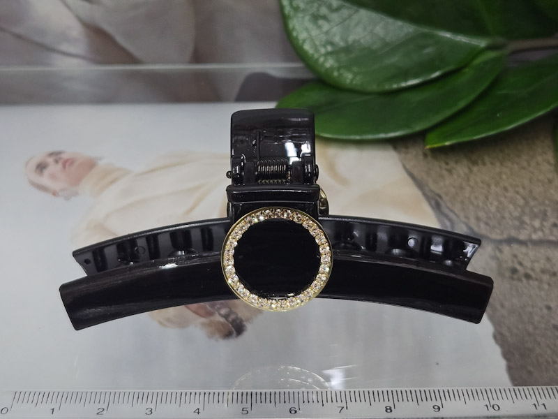 Заколка 1743001600112: цена 280 рублей.