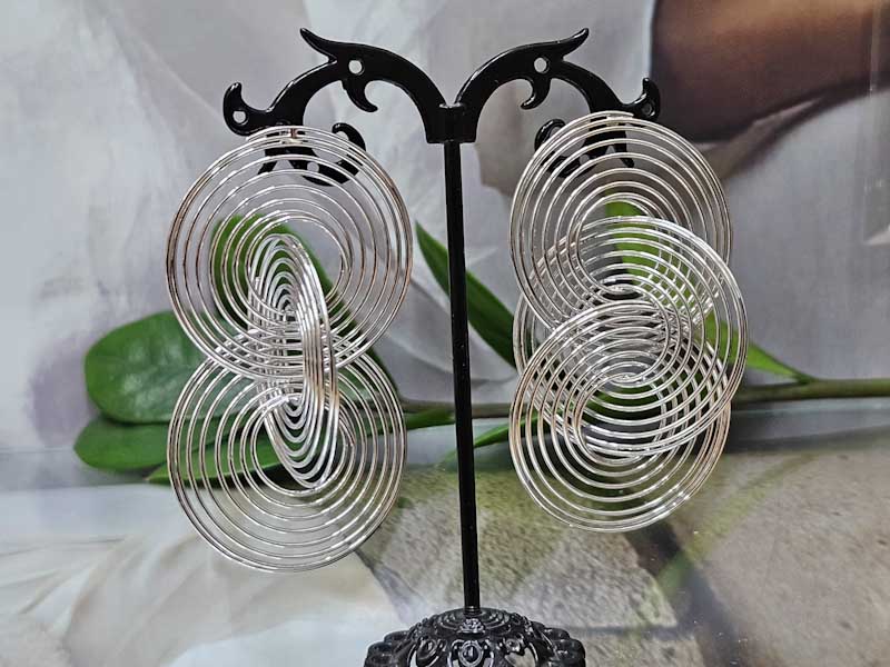 Серьги 1036002600138: цена 575 рублей.