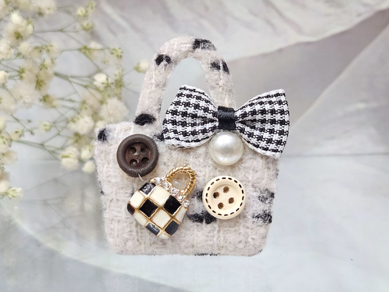 Брошь 1023002600169: цена 230 рублей.