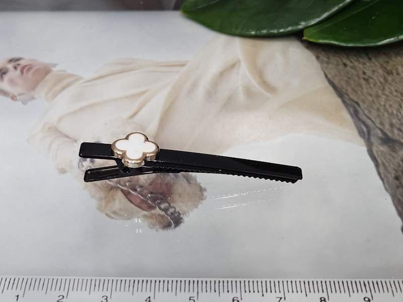 Заколка 1310001600055: цена 85 рублей.