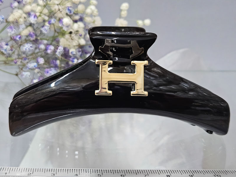 Заколка 1743001600174: цена 295 рублей.