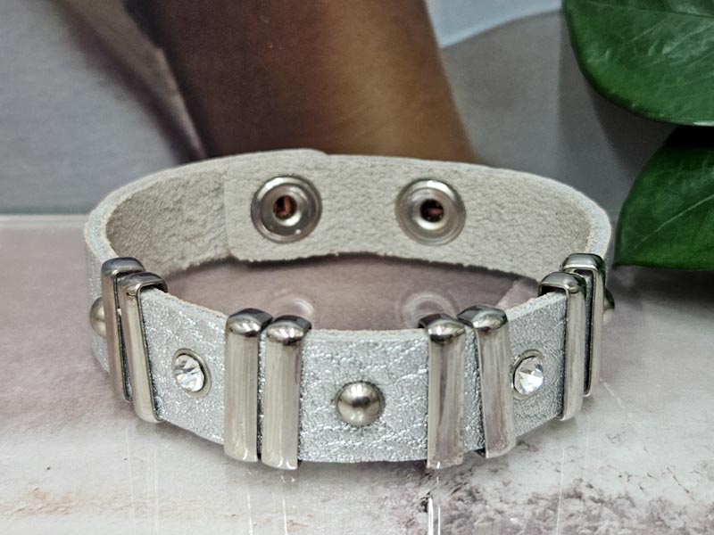 Браслет 1120002600219: цена 575 рублей.