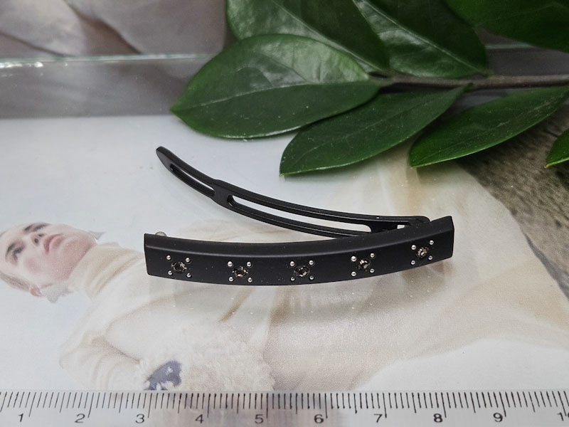 Заколка 1085001600304: цена 135 рублей.