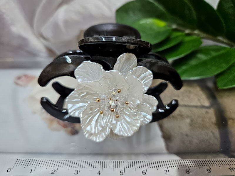 Заколка 1045001600056: цена 495 рублей.