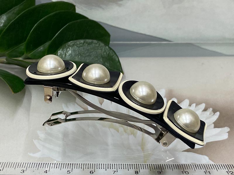 Заколка 1039001600062: цена 410 рублей.