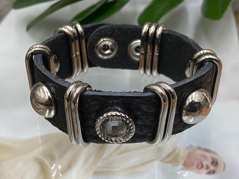 Браслет 1120002600028: цена 740 рублей.