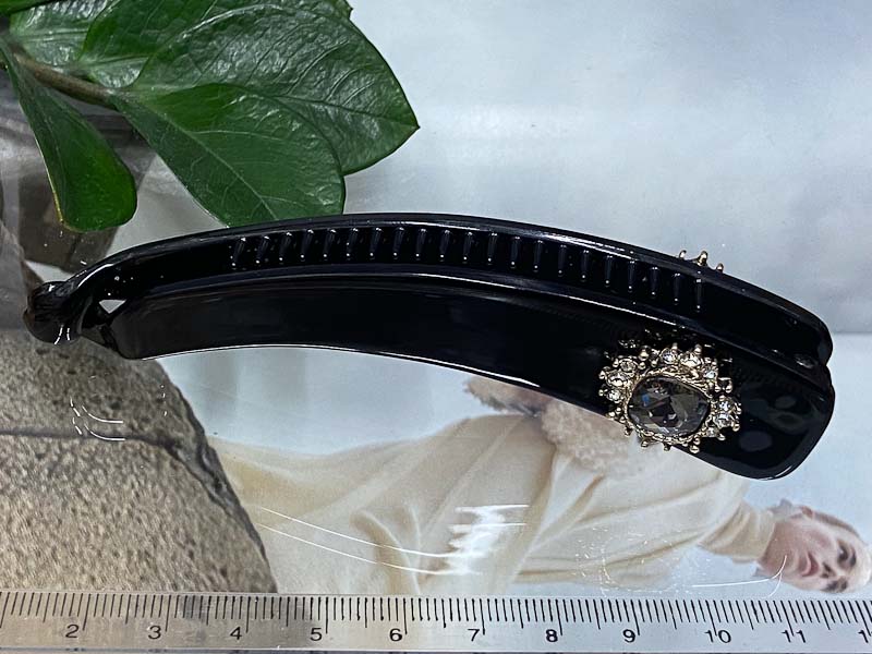 Заколка 1103001600114: цена 330 рублей.