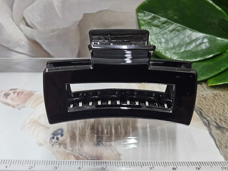 Заколка 1833001600127: цена 80 рублей.