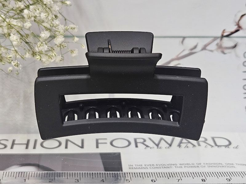 Заколка 1833001600479: цена 85 рублей.