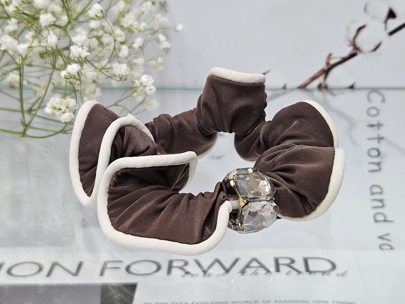 Резинка 2198001600041: цена 230 рублей.