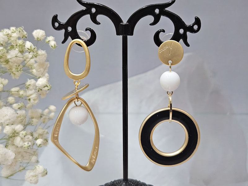 Серьги 2246026600024: цена 750 рублей.