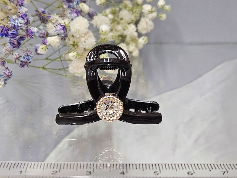 Заколка 1045001600445: цена 135 рублей.