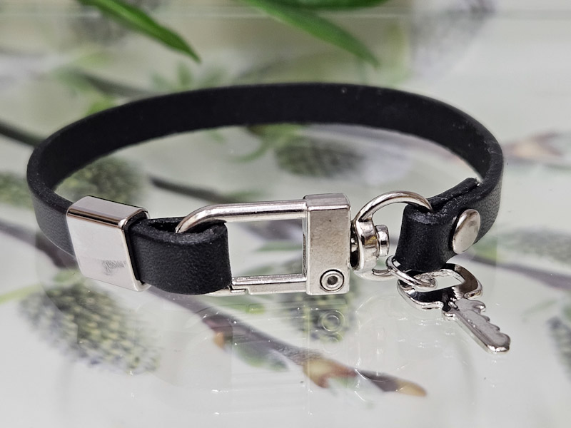 Браслет 1832002600013: цена 575 рублей.