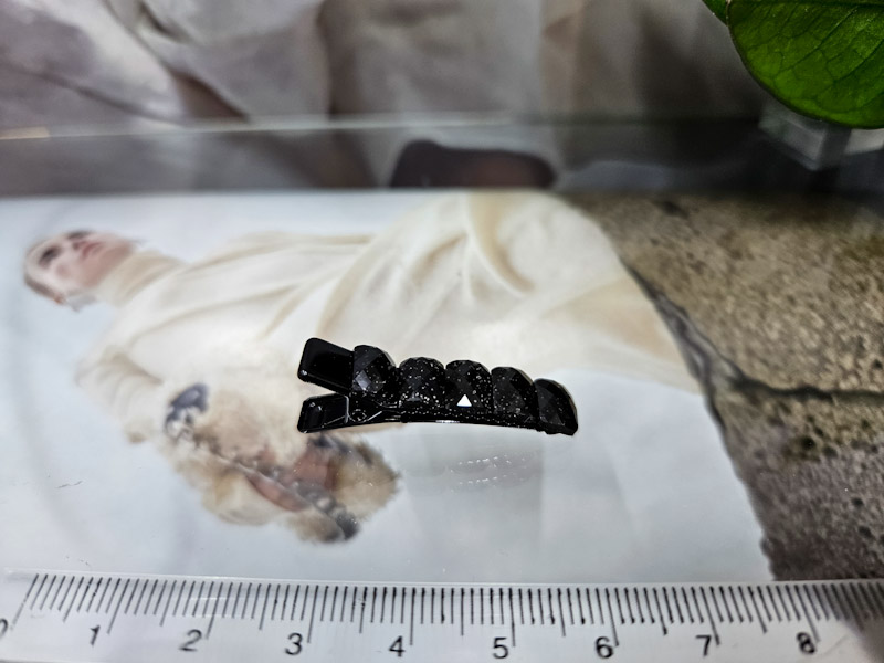 Заколка 1025001600355: цена 100 рублей.