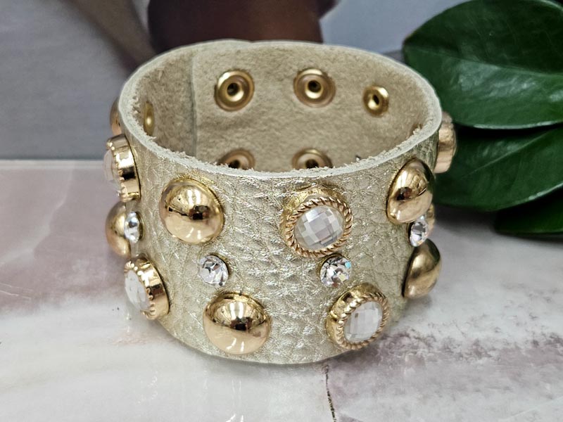 Браслет 1120002600332: цена 900 рублей.