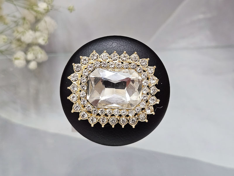 Брошь 1023002600213: цена 295 рублей.