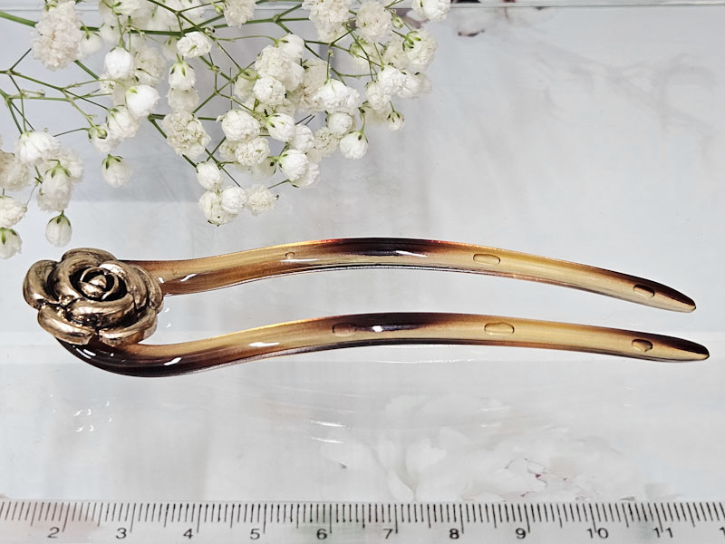 Заколка 1039001600451: цена 200 рублей.